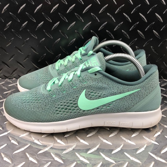 Nike Shoes - NIKE FREE RN